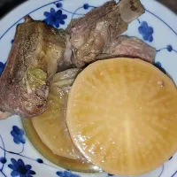 Snapdishの料理写真:大根とスペアリブの煮込み|jijiさん