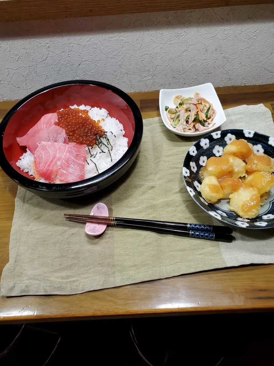 イクラ　まぐろ丼|ちくわさん