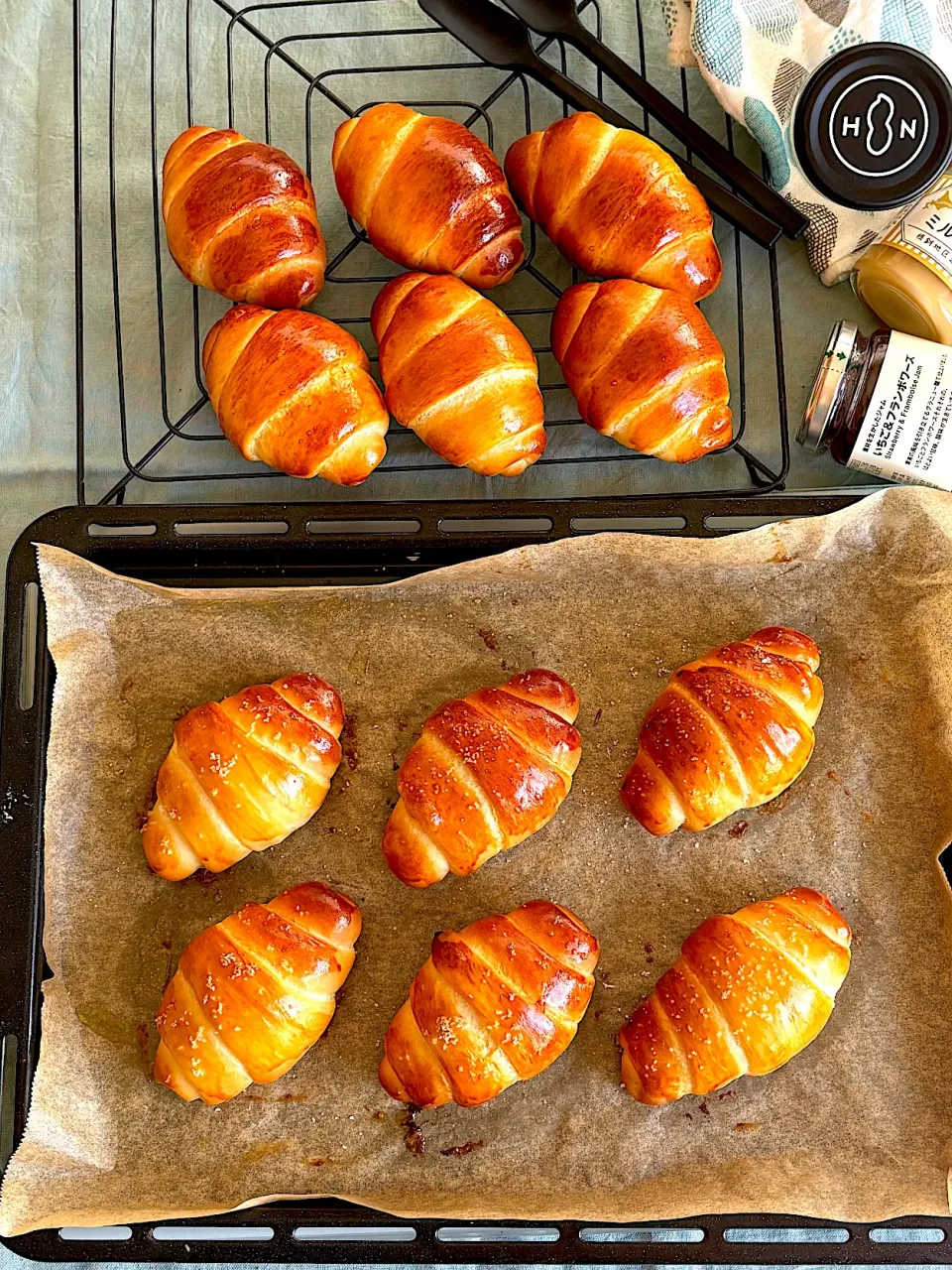 塩バターぱんとロールパン🥐|Miki (^_−)−☆さん