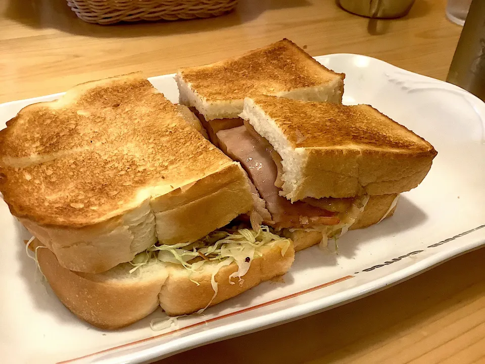 コメダ珈琲店さんの『網焼きサンド』😋🥪|アライさんさん