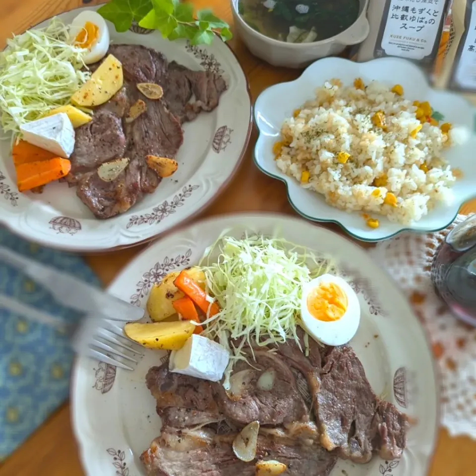 Snapdishの料理写真:ステーキで昼飲み🍷|とまと🍅さん