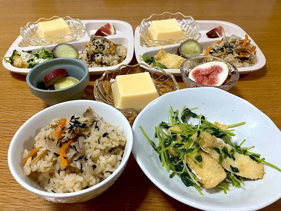 Snapdishの料理写真:＊秋の炊き込みご飯夕飯🍁＊|＊抹茶＊さん