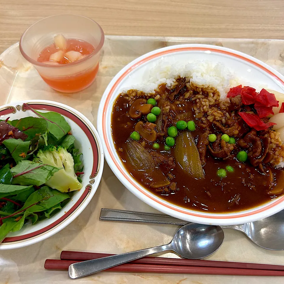 寮の晩御飯😋|すかラインさん