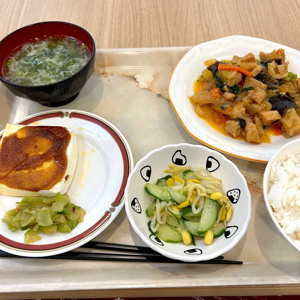 寮の晩御飯😋|すかラインさん