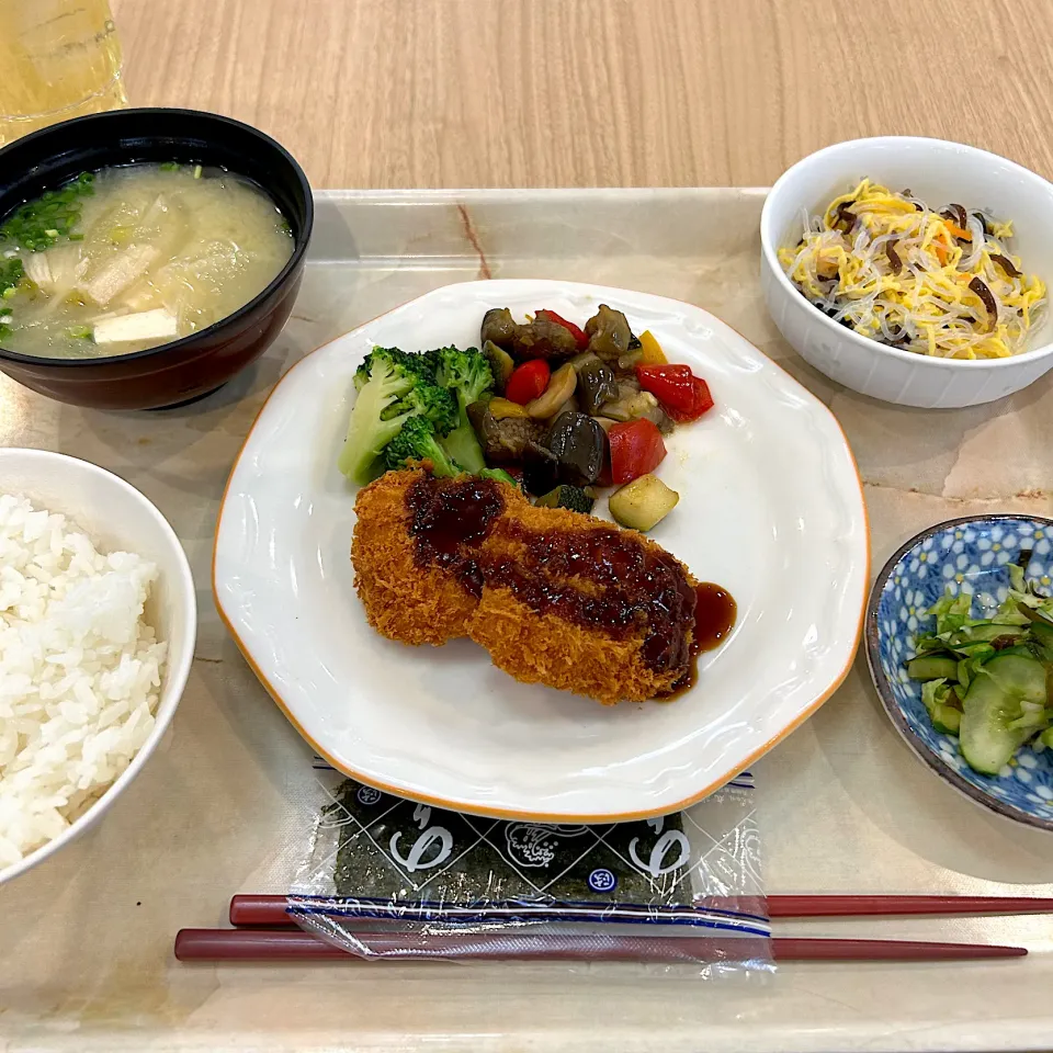 寮の朝食😋|すかラインさん