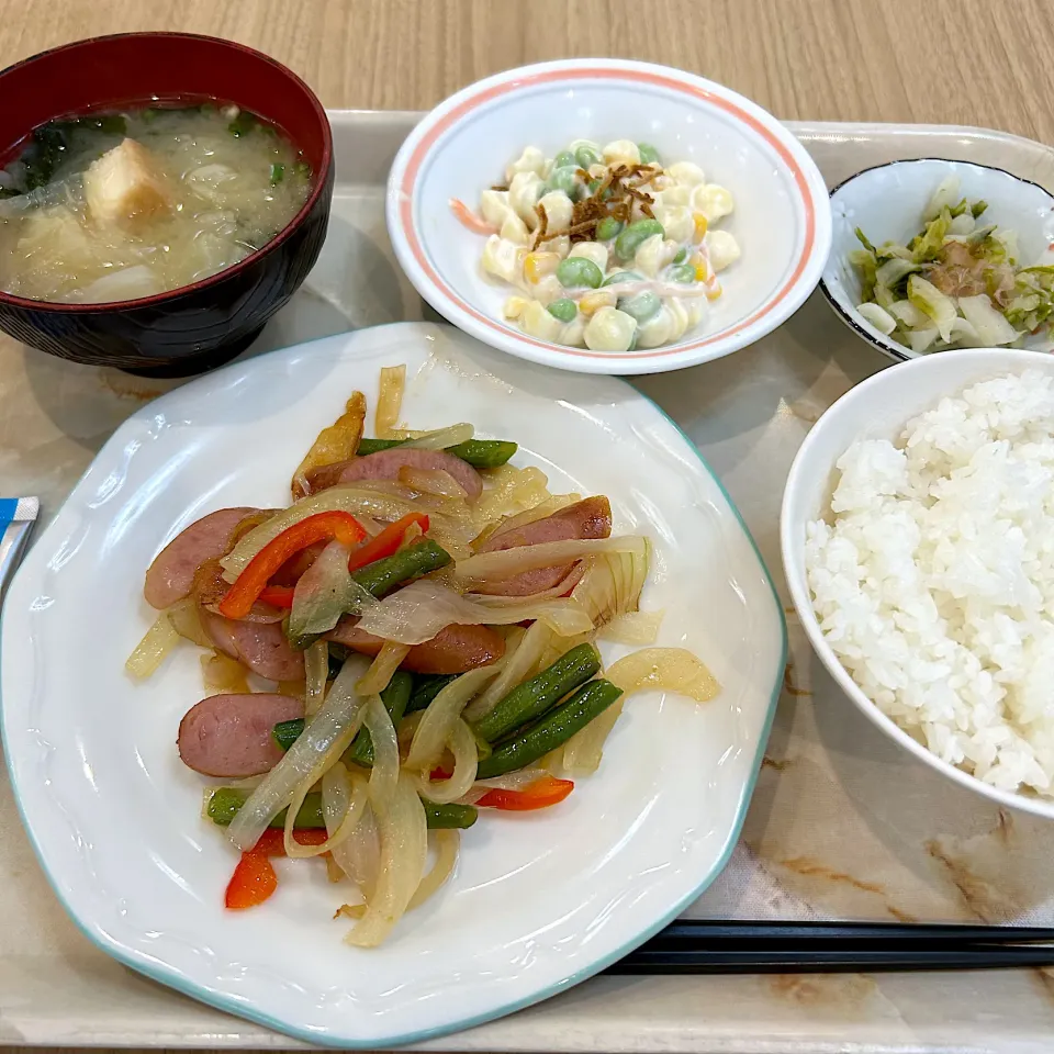 寮の朝食😋|すかラインさん