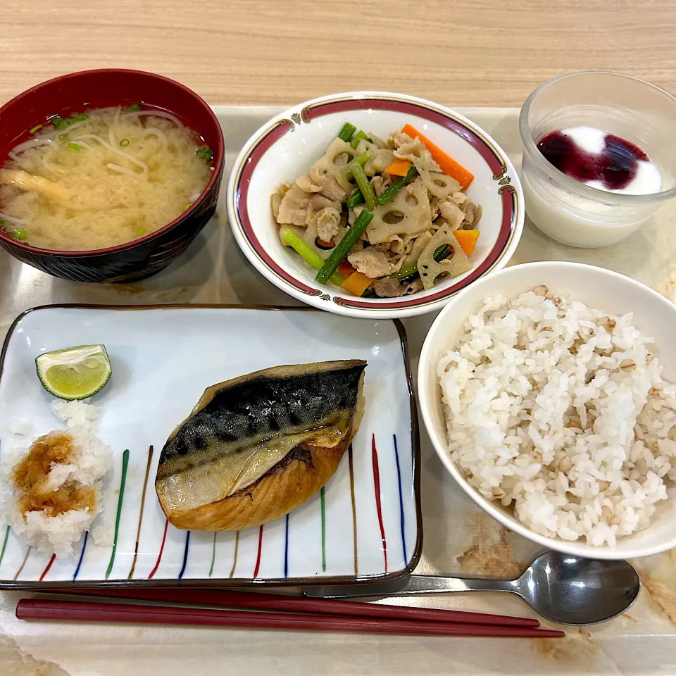 寮の晩御飯😋|すかラインさん