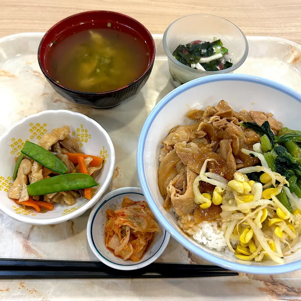 寮の晩御飯😋|すかラインさん