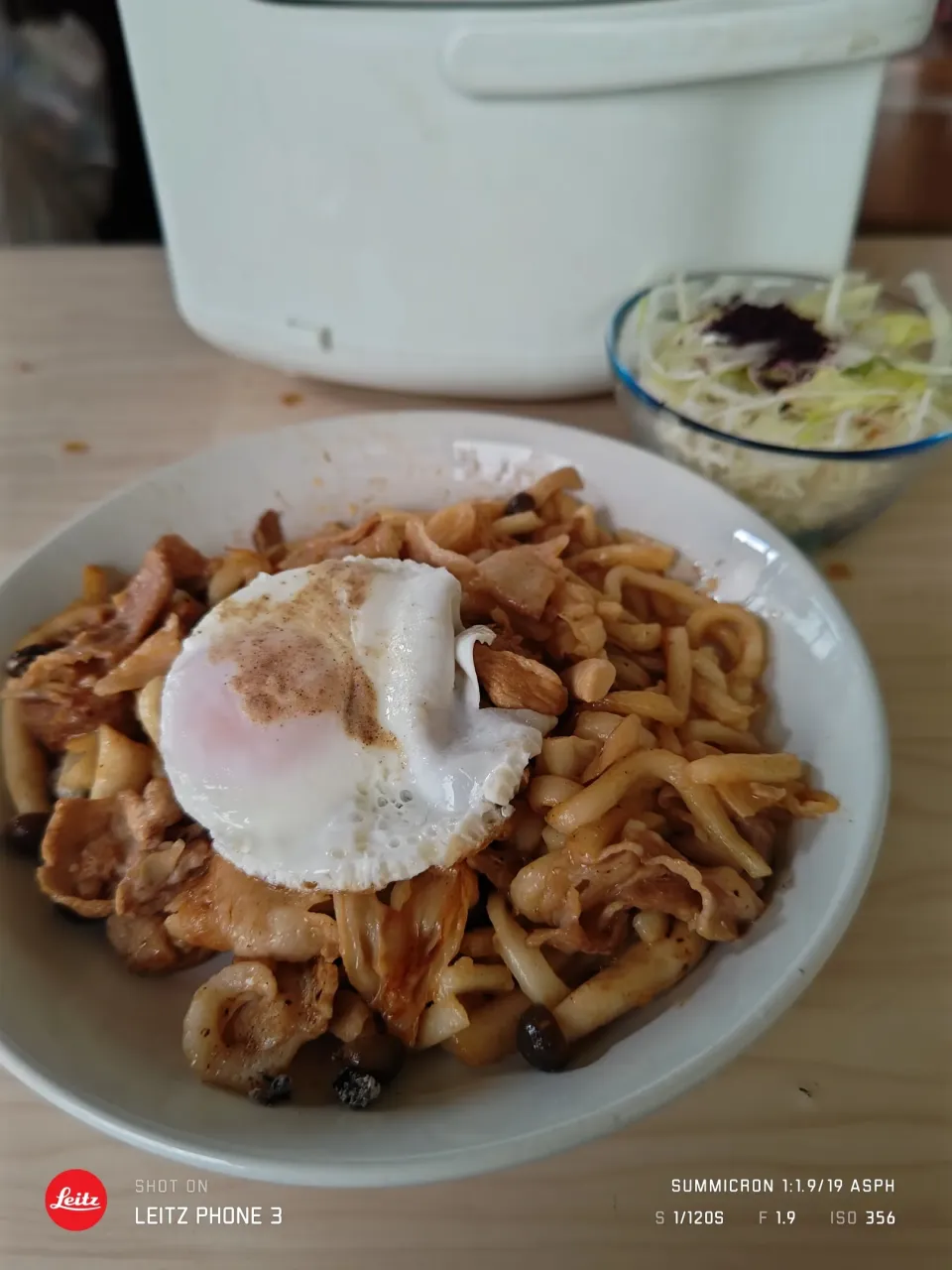 2024/09/10の食事メニューは月見焼きうどん、サラダセットでした|Tarou  Masayukiさん