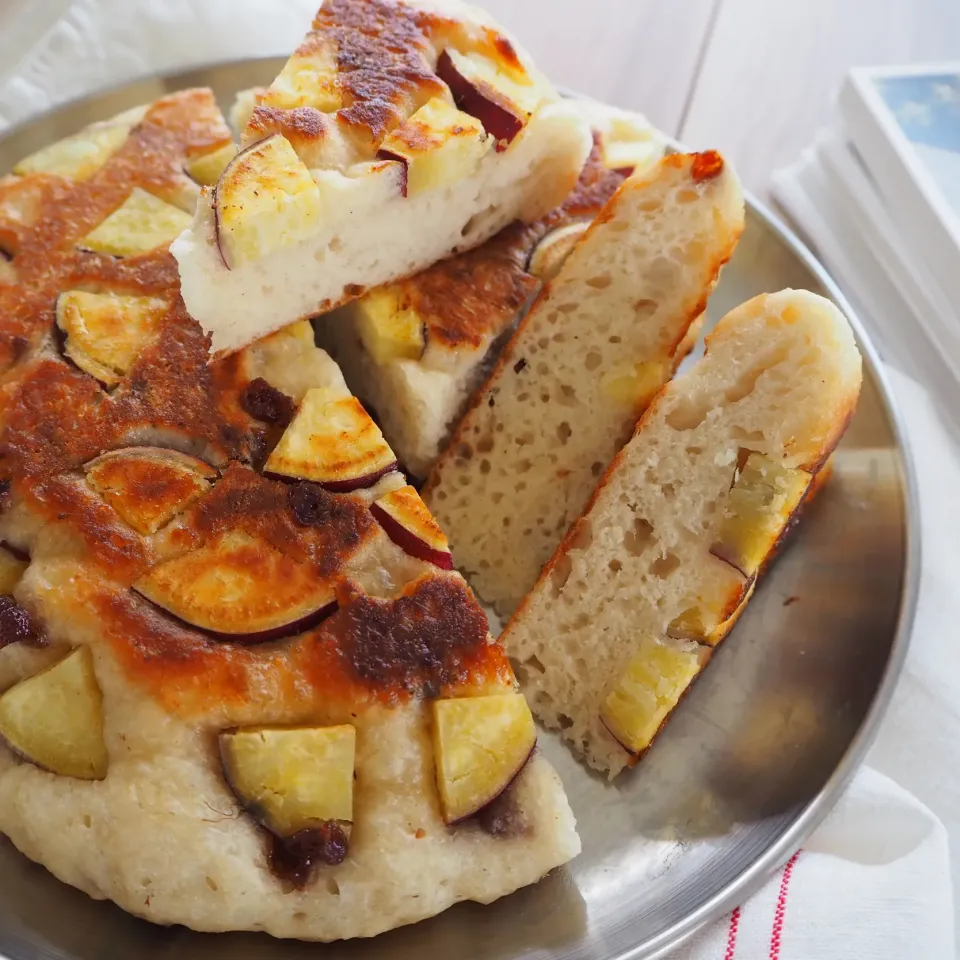 フライパンで焼く！さつまいものシュガーバターパン🍞🍠|chiakiさん