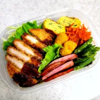 Snapdishの料理写真:トンカツのっけ弁当☆|sさん