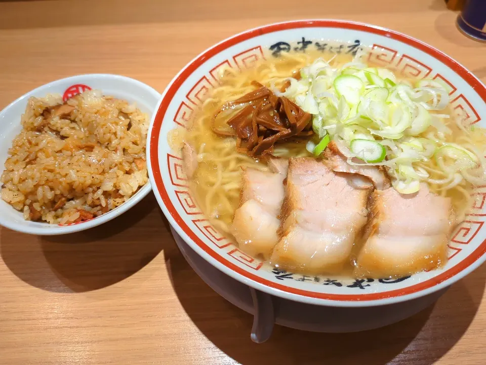 田中そば  中華そば＆特製肉めし🍜🍚|とへとへさん