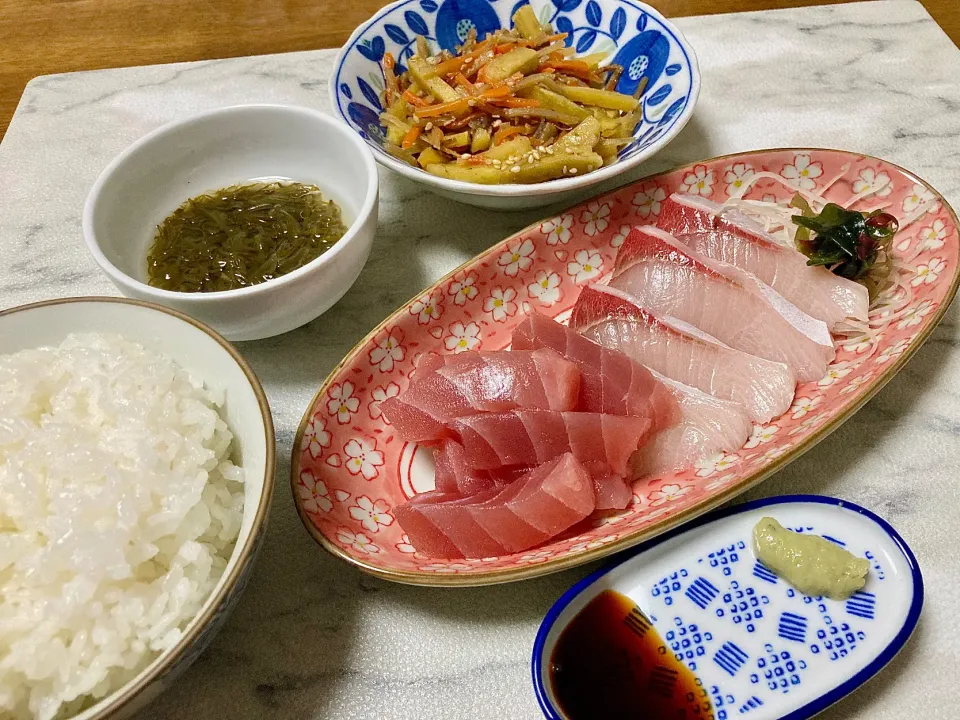 Snapdishの料理写真:マグロandハマチ🐟|Kojiさん