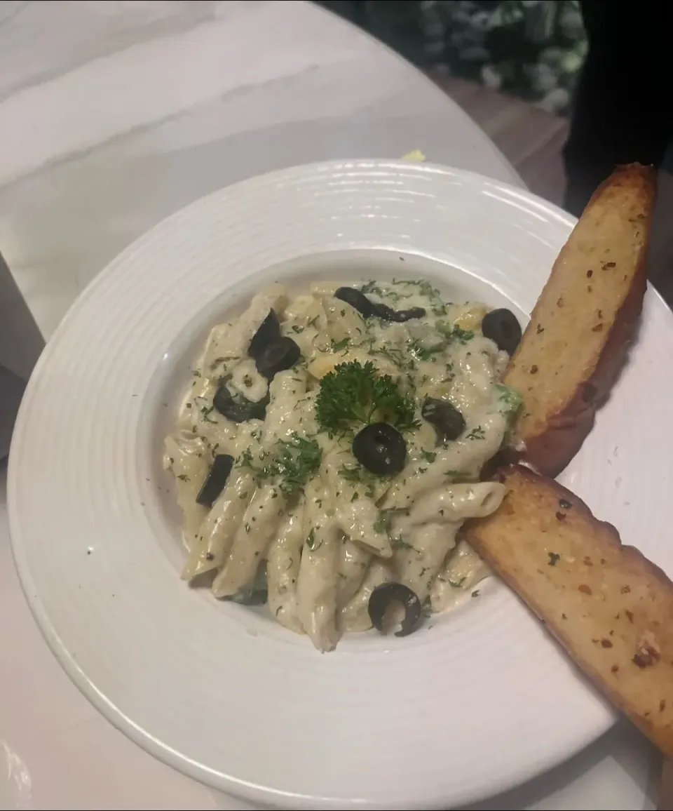 Snapdishの料理写真:white Cheese  sauce Pasta|AN72さん