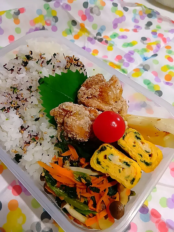 しめじとにんじん炒め唐揚げ弁当|yayoi.Kさん