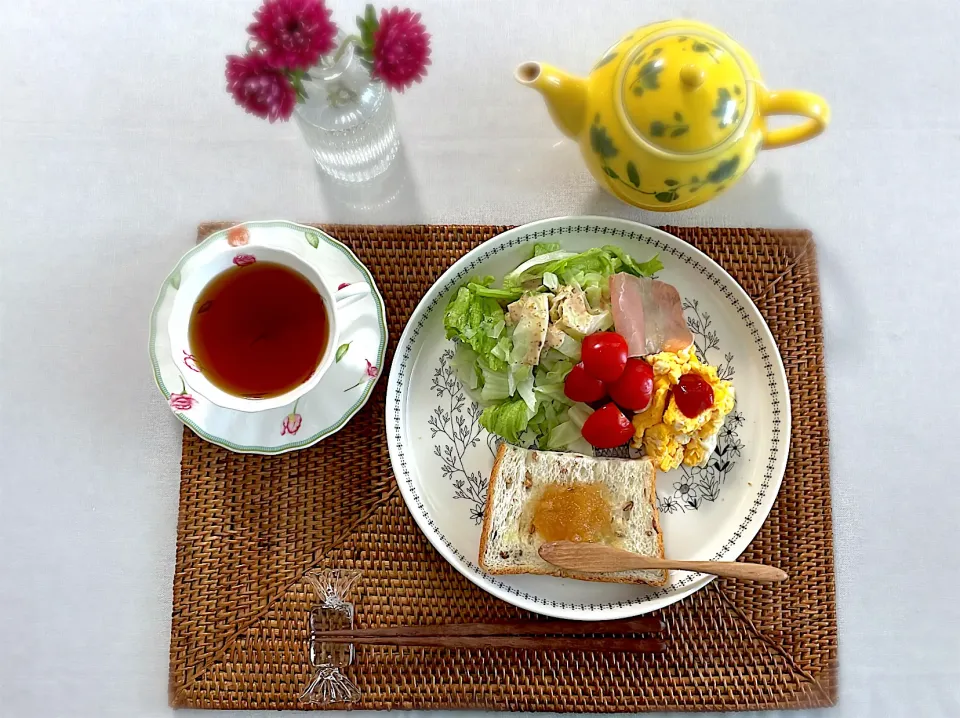 Snapdishの料理写真:朝ごはん　ルピシアの秋の紅茶　ベルエポック|blue_bird07さん