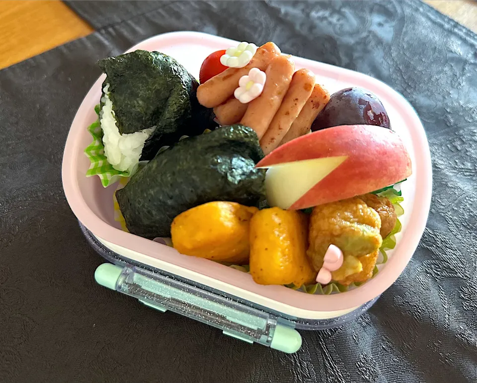 Snapdishの料理写真:ムスメ弁当|csigapogiさん