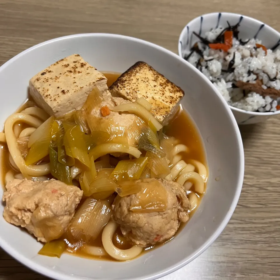 煮込みうどんとひじきご飯|seiko Oさん