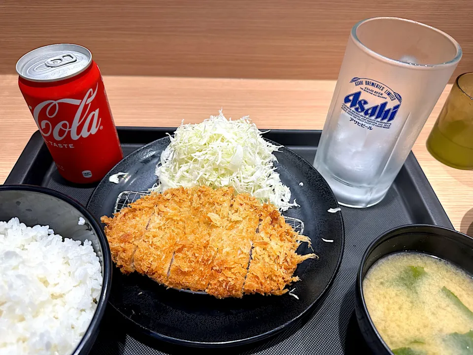 ロースかつ定食　サービスコーラ|マハロ菊池さん