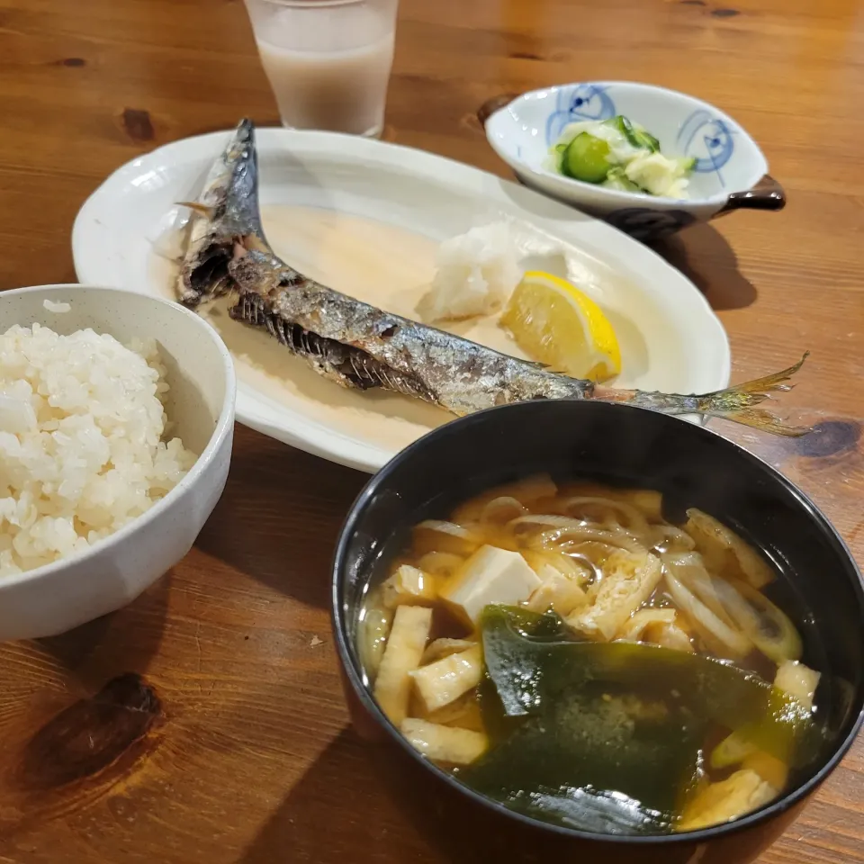 Snapdishの料理写真:さんま & そば焼酎の蕎麦湯割り|あんさん