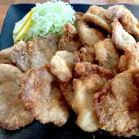 Snapdishの料理写真:厚めの豚肉にチーズを挟んだカツ