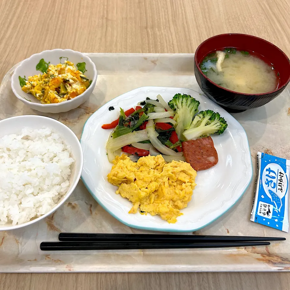 寮の朝食😋|すかラインさん