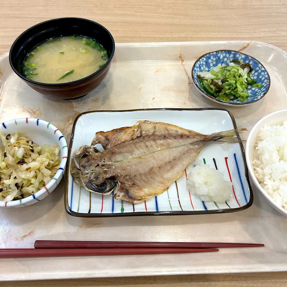 寮の朝ごはん😋|すかラインさん