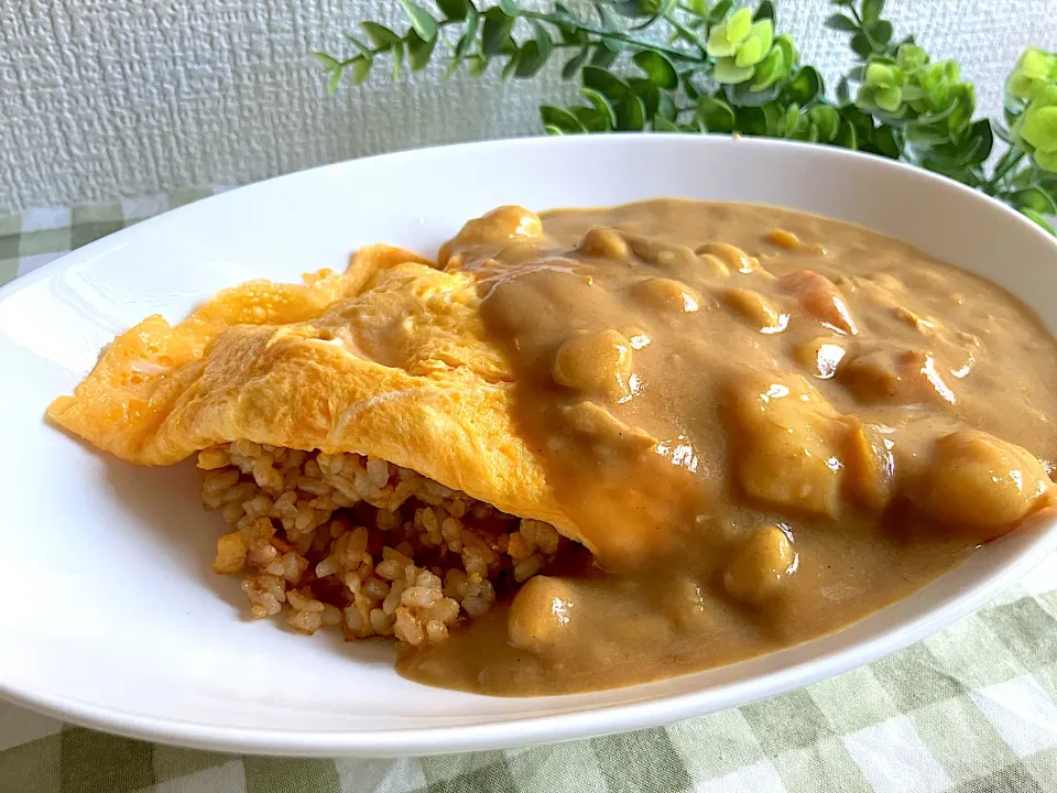 Snapdishの料理写真:＊残り物アレンジ＊オムカレー🍛＊|＊抹茶＊さん