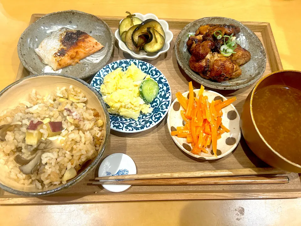 Snapdishの料理写真:さつまいもと舞茸の炊き込みご飯、ネギ塩チキン|kona7さん