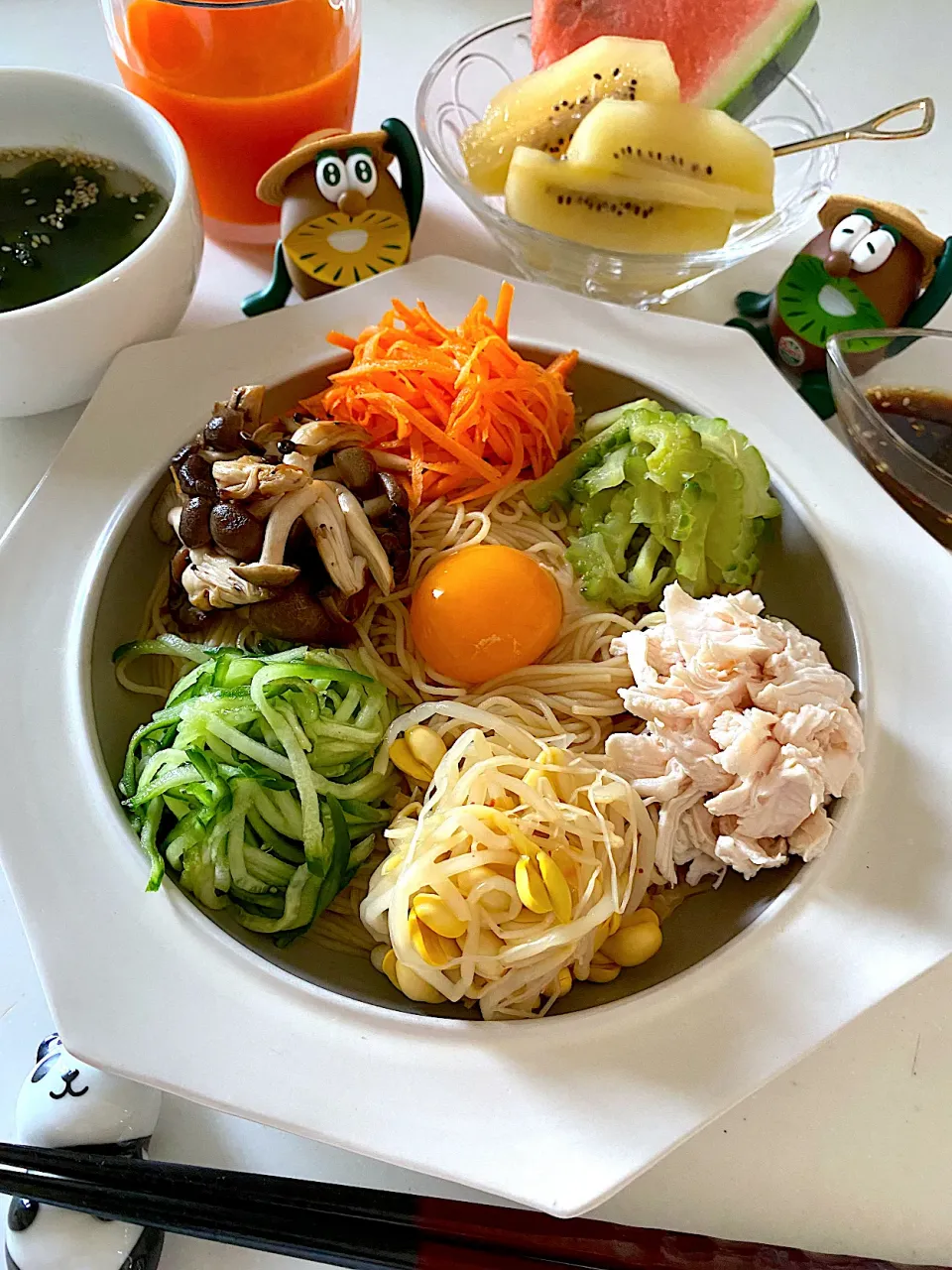 ゆかりさんの料理 彩りビビン麺😋ソースはYummy👍|ゆかりさん