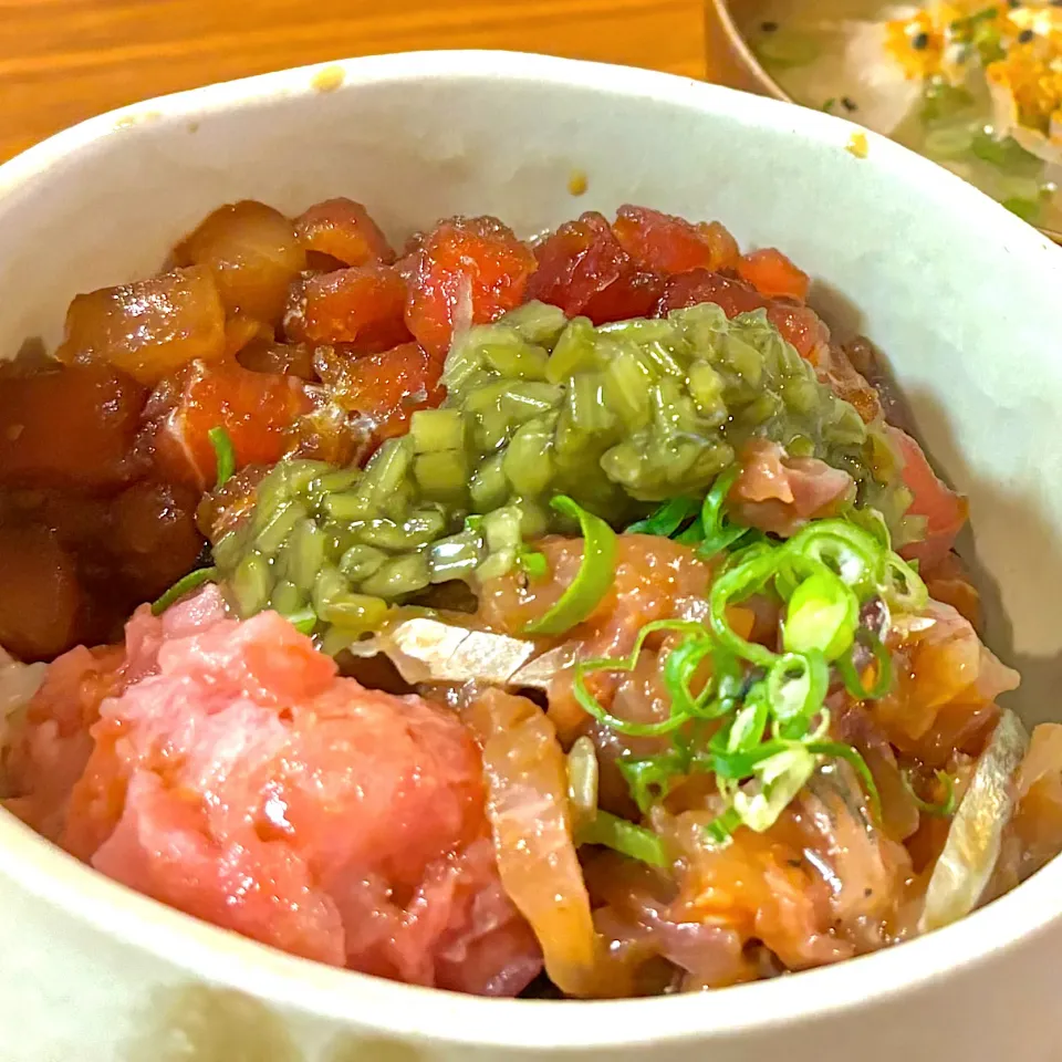 マグロ・マグロタタキ・アジの3種丼|ふくすけ食堂さん