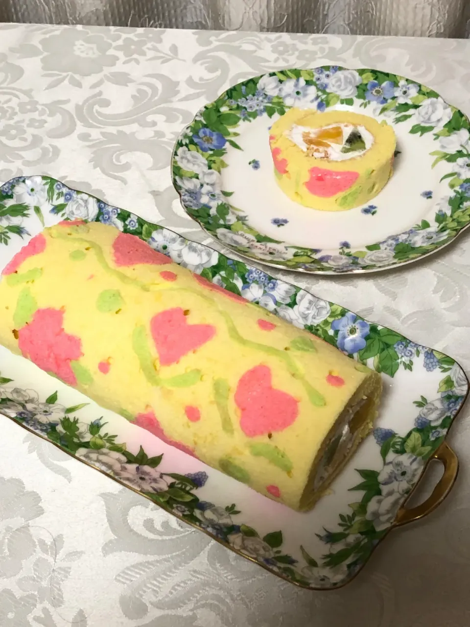 ハート模様のデコロールケーキ|のりこカルチャーサロンさん