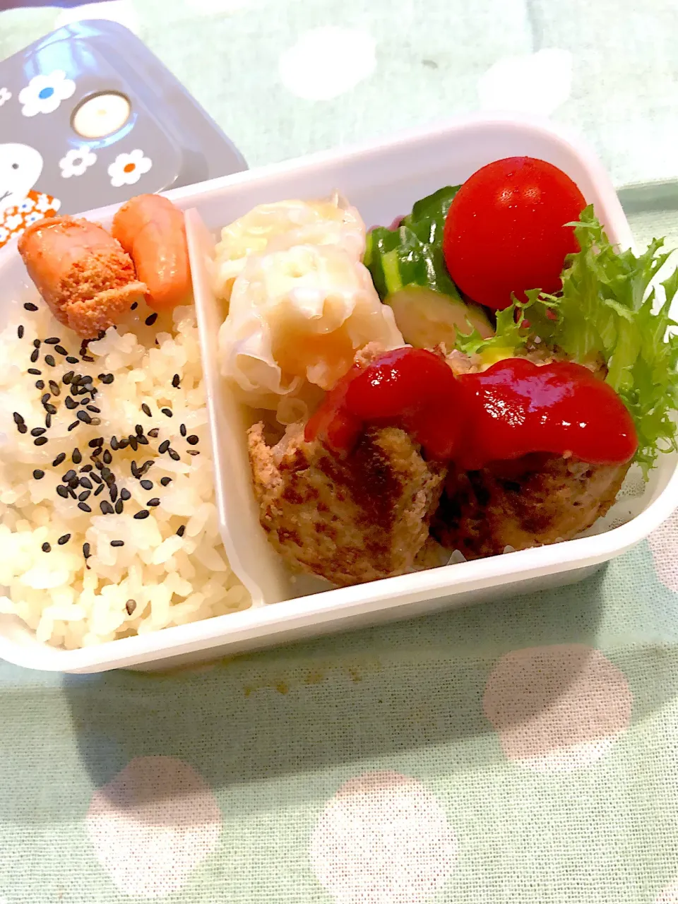 2024.9.16＊今日のお弁当＊チーズinハンバーグ♪♪|rinrin*mama*さん