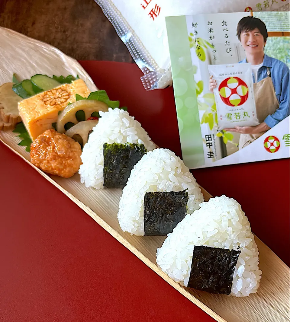 Snapdishの料理写真:おむすび弁当🍙|とんちんさん