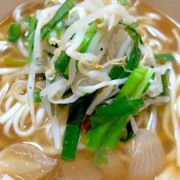 Snapdishの料理写真:【朝活】　ラーメン🍜風うどん☺️✨　　　　　　　　　　　　　　　　　　　【リスナップありがとうキャンペーン】                           ＊投稿当初からリスナップして下さった大脇さん、皆さまに優しい大脇さんを、よろしくお願い致します🙇‍♀️✨|Haruさん