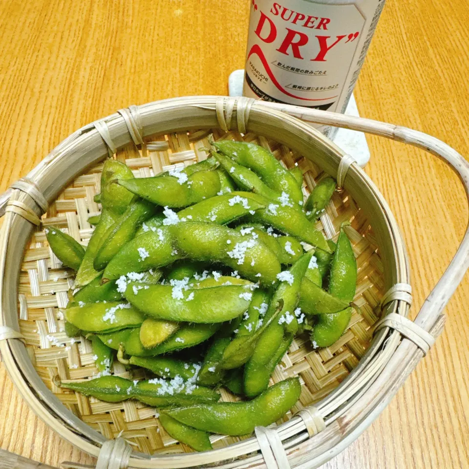 今日の枝豆は
山形県の｢雪音｣
最近の野菜って綺麗な名前が多いね
🫛🍻|naoさん