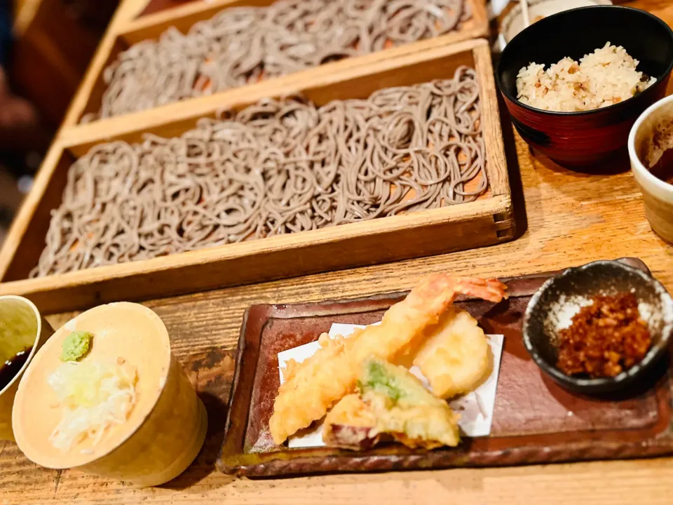 Snapdishの料理写真:板蕎麦 田舎蕎麦　Buckwheat Noodles|アッコちゃん✨さん