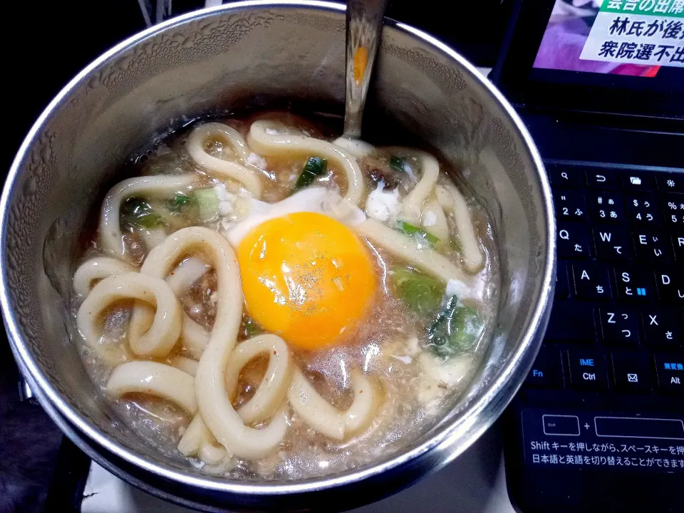 生タマゴ乗せ牛丼残り汁のうどん|darkbaronさん