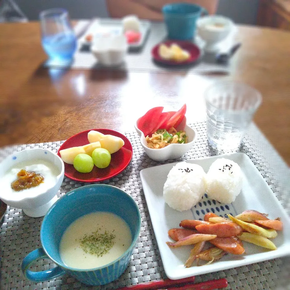 朝ごはん⛅️！|まめころさん