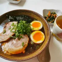 Snapdishの料理写真:濃厚醤油ラーメン。|はる꒰(๑´•.̫ • `๑)꒱さん