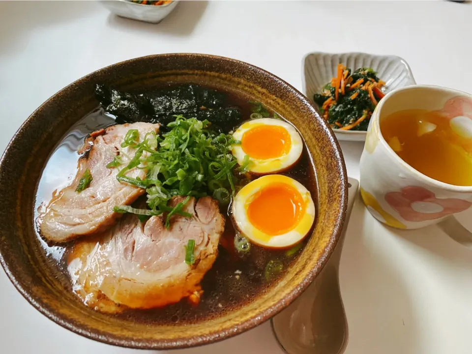 濃厚醤油ラーメン。|はる꒰(๑´•.̫ • `๑)꒱さん