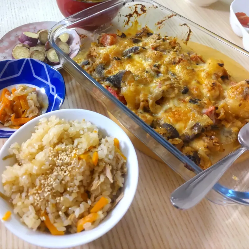 炊き込みごはん、サバとじゃがいものごまみそチーズ焼き|ちゃいさん