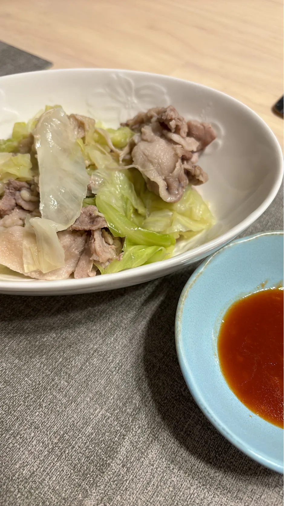 Snapdishの料理写真:豚肉とキャベツのコチュジャンたれ|Maki chさん