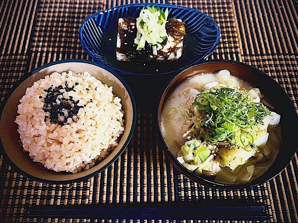 キャベツときのこの豆乳中華スープ🍄|カジさん