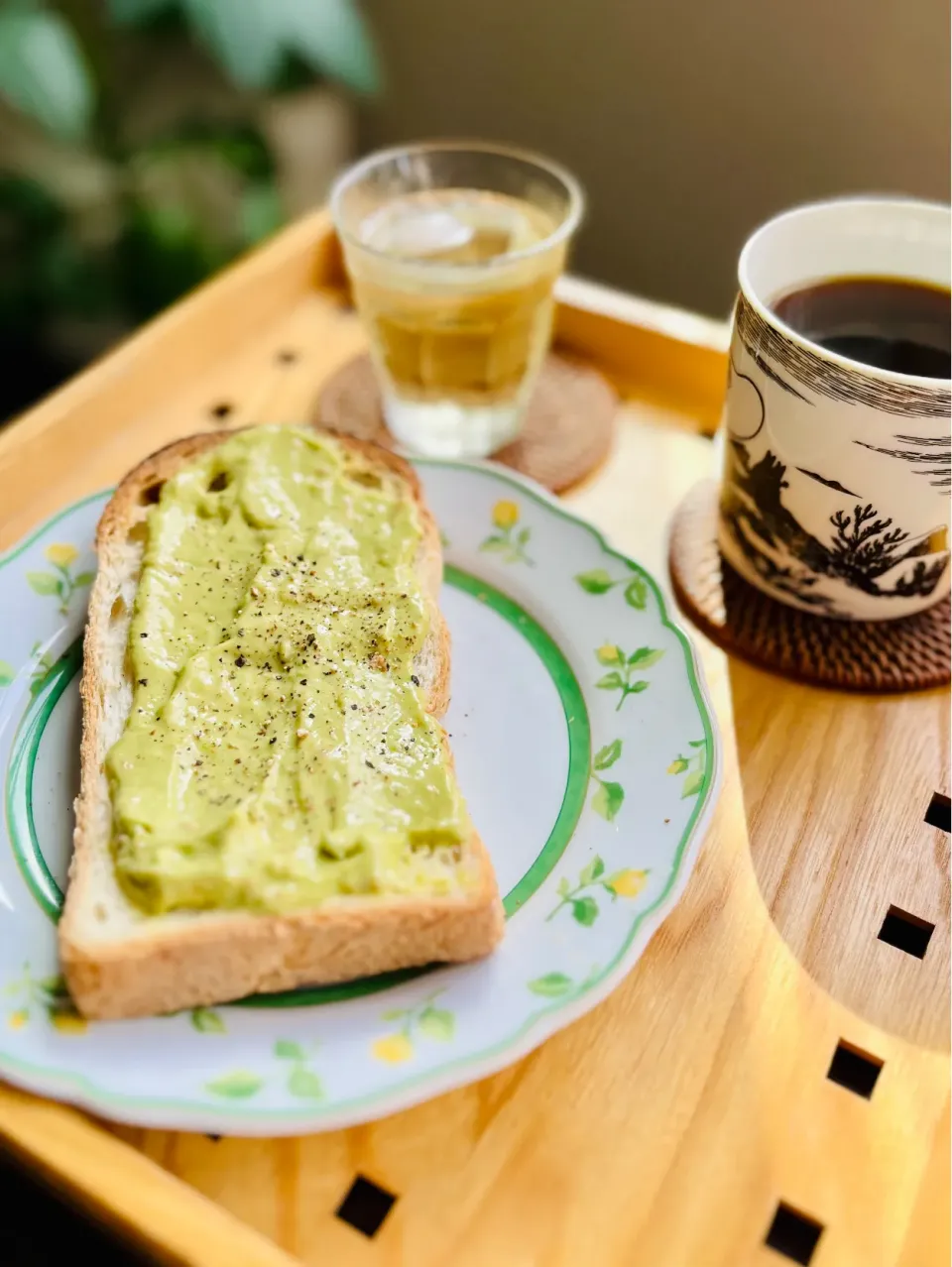 ワカモレトースト🇲🇽Guacamole Toast🥑|アッコちゃん✨さん