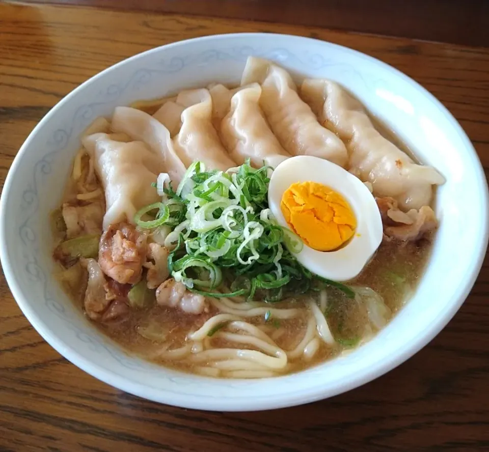 Snapdishの料理写真:スープ餃子ラーメン‼️😋🍜🥟|ソコツモノさん