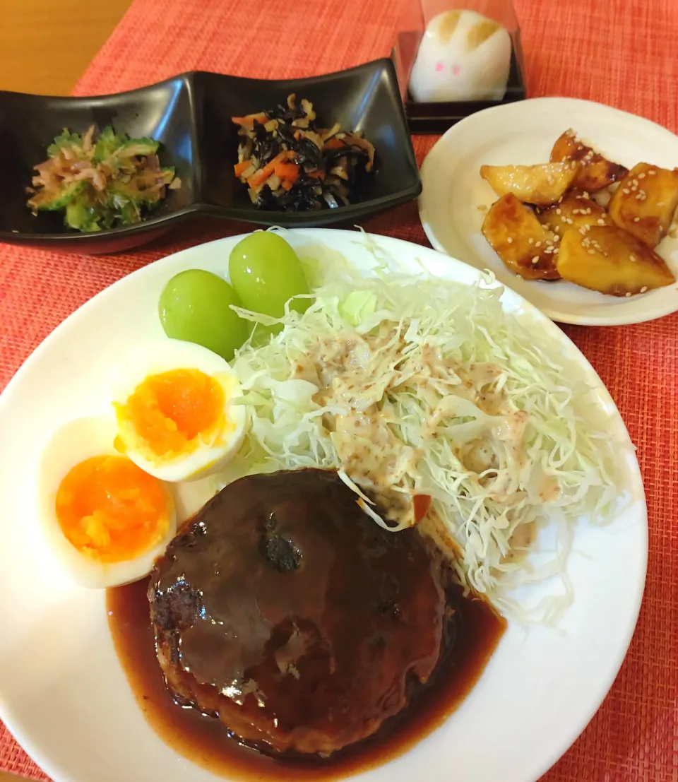 ☆ハンバーグ　☆ジャガイモ南蛮　☆ゴーヤおかか＆ひじき煮　☆うさぎまんじゅう|chikakoさん