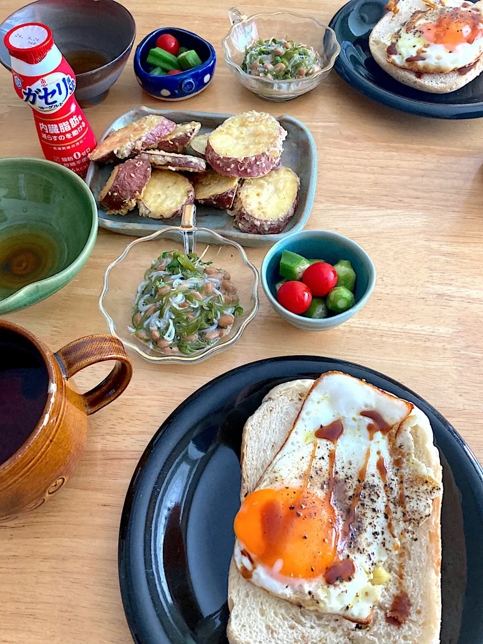 朝焼きライ麦食パン🍞で目玉焼きバターソースオーブマンサンドうまし😋|さくたえさん