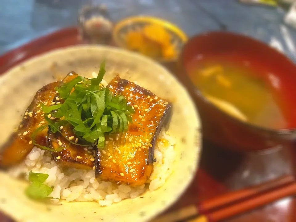 なすの蒲焼き丼|イリヤさん