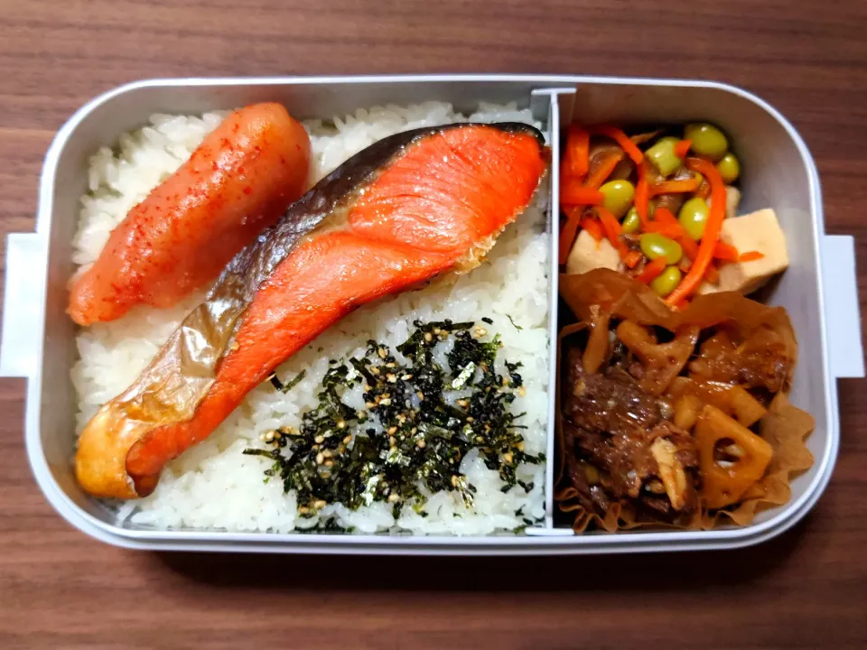 今日の手作り弁当は、焼鮭と明太子・牛肉しぐれ煮弁当。

献立は、
・新米・佐賀県産七夕こしひかり
・焼鮭（銀鮭）、辛子明太子
・牛肉しぐれ煮
・高野豆腐|Mars＠釜飯作り研究中さん